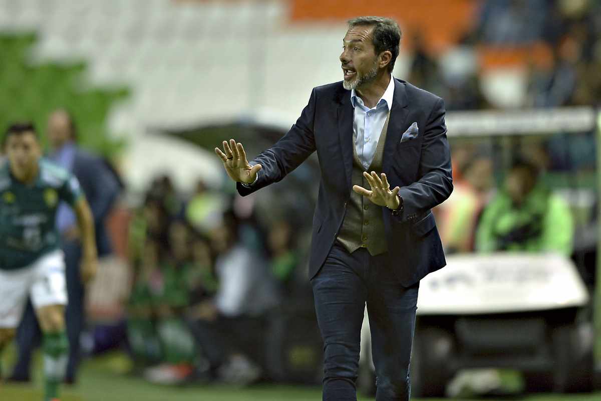 Gustavo Matosas entrenador de Costa Rica.