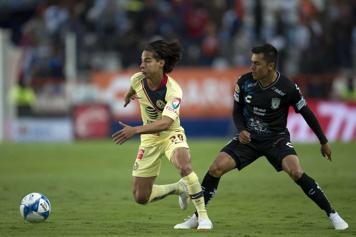 Diego Lainez ante Querétaro