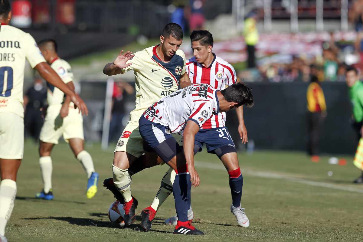Águilas y Chivas se enfrenten
