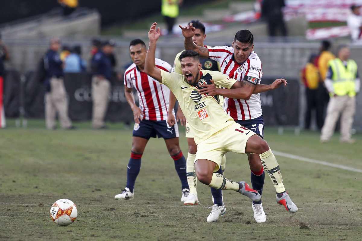 Águilas y Chivas se enfrenten