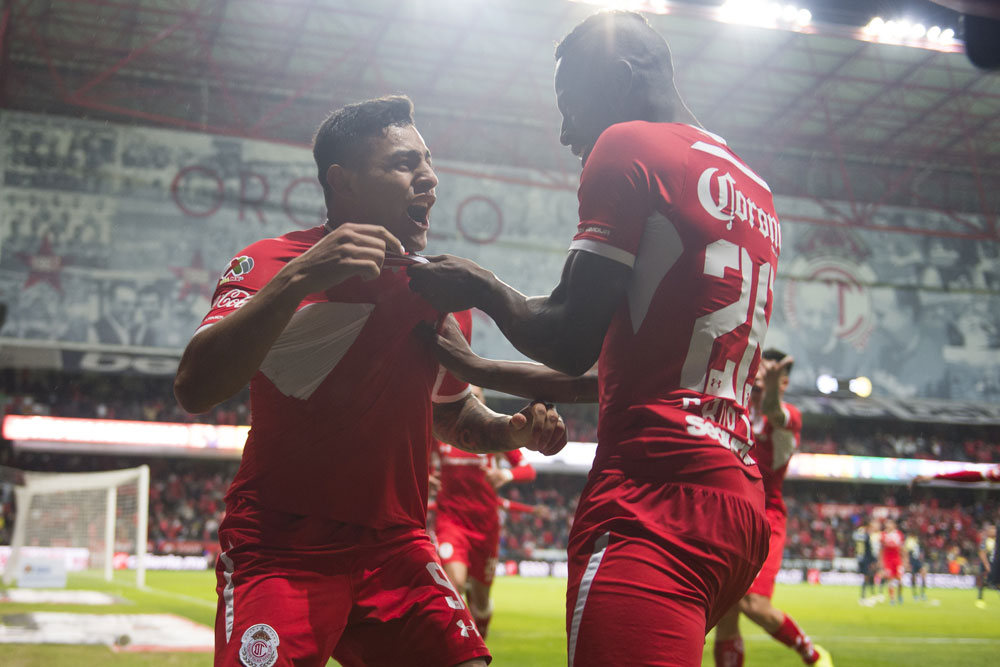 Toluca le roba el empate al América