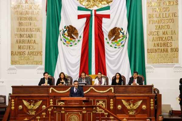 Sheinbaum: colaboración y crítica