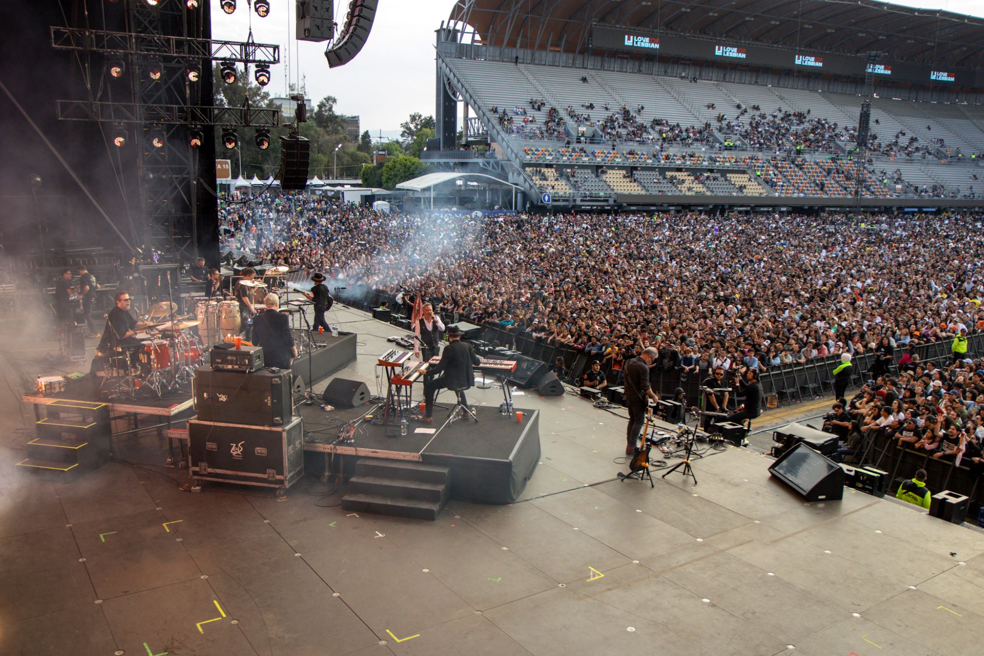 LOVE OF LESBIAN AUDITORIO NACIONAL