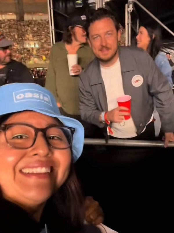 MATT HELDERS FAN OASIS
