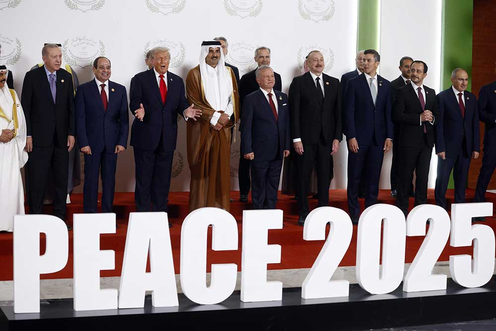 Trump y líderes árabes firman acuerdo de paz en Gaza