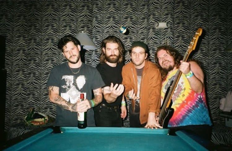 imagen tomada de @Wavves