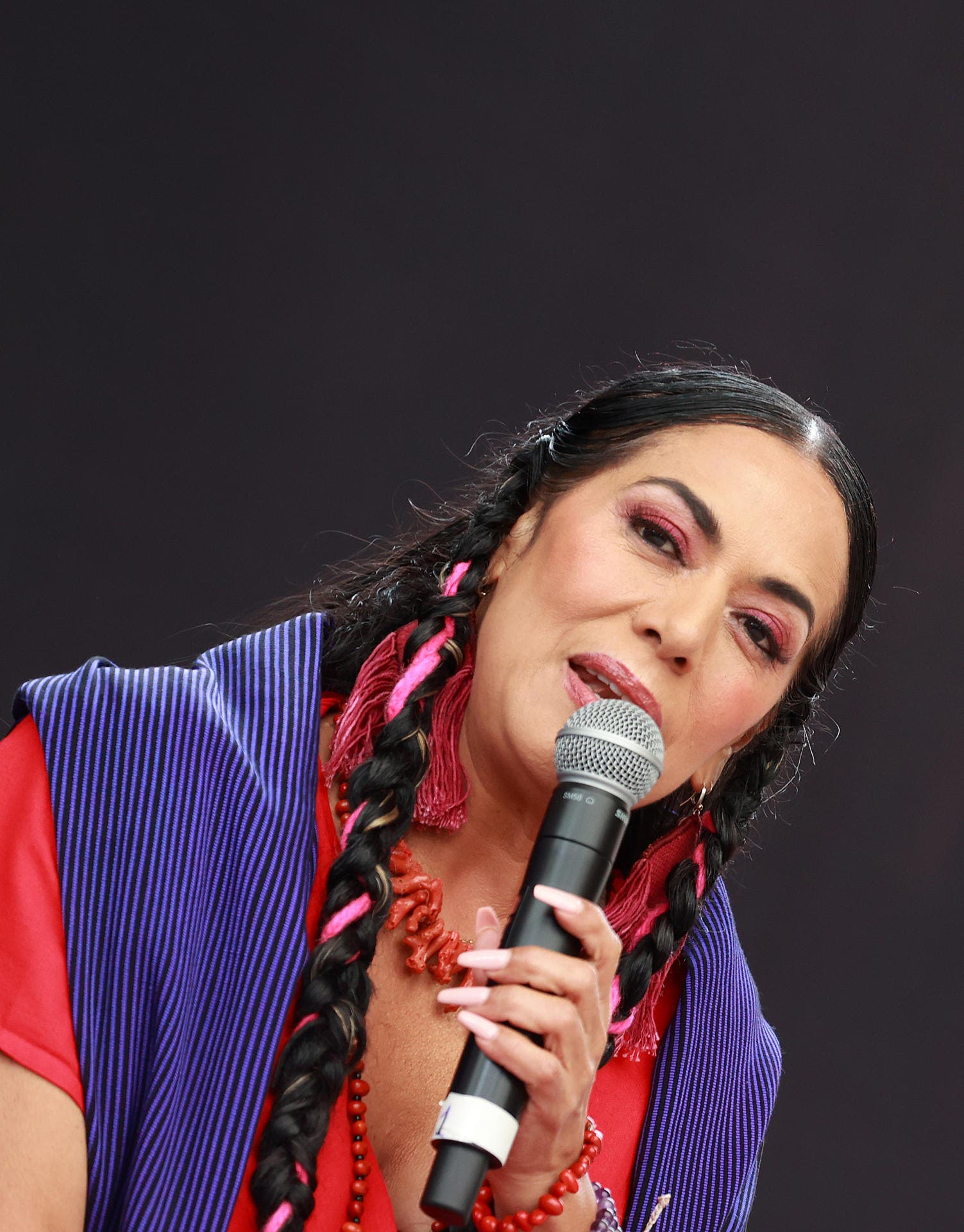 La cantante y compositora oaxaqueña Lila Downs celebró el "movimiento extraordinario" de la música regional mexicana. 