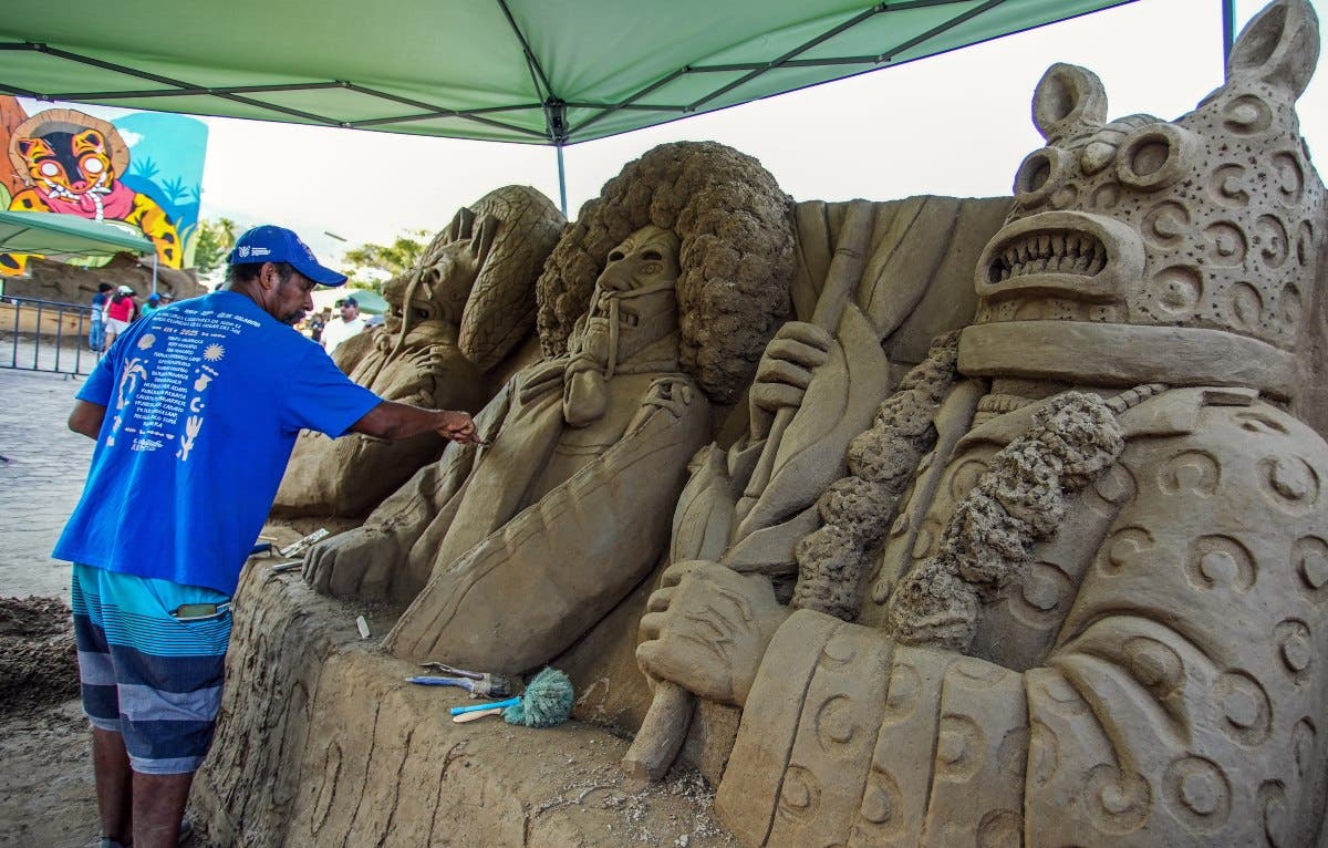 Obras arena Acapulco esculturas
