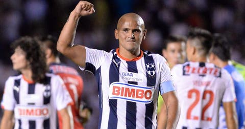 El ‘Chupete’ Humberto Suazo confirma su regreso a México con Rayad2