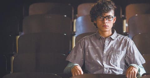 Iñaki Godoy caracteriza a 'Pedro', en su debut en cine con la película mexicana '¡Ánimo, juventud'.