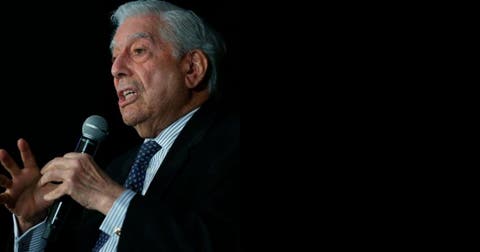 El escritor peruano Mario Vargas Llosa habló hoy, lunes durante la presentación de su serie 'Mario Vargas Llosa una vida en Palabras', en la capital mexicana.