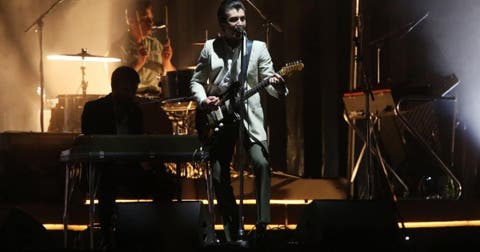 Alex Turner, vocalista de la banda británica Arctic Monkeys.