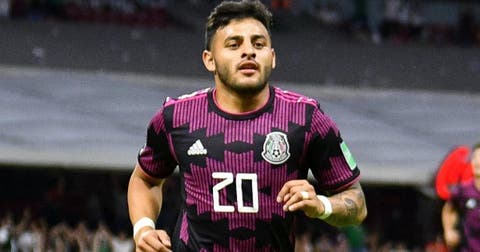 México remonta a Jamaica con goles de Henry Martín y Alexis Vega