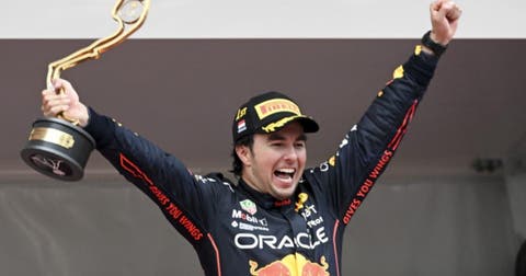 Checo Pérez hace gala de su defensa y conquista el Gran Premio de Mónaco