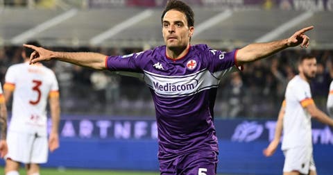 Fiorentina se impone a Roma y regresa a las plazas europeas