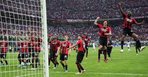 Milan gana al Atalanta con goles de Leao y Hernández y acaricia el Scudetto