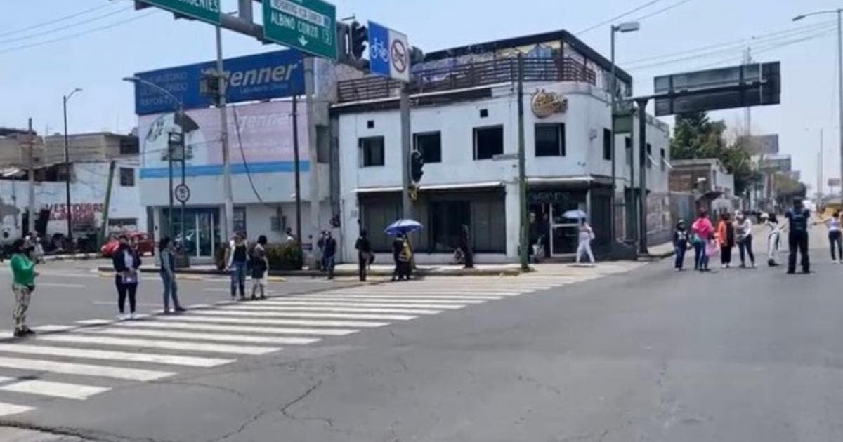 Bloquean damnificados del sismo de 2017 Eje 3 Oriente; Línea 5 del MB sufre cierres Diario de Bloquean damnificados del sismo de 2017 Eje 3 Oriente; Línea 5 del MB sufre cierres Diario de