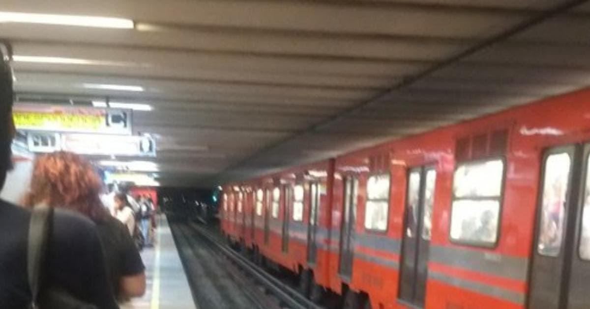 Muere hombre tras presuntamente arrojarse a las vías del Metro