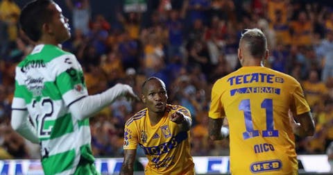 Tigres doblega a Santos con goles de Córdova y Quiñones y afianza tercer lugar