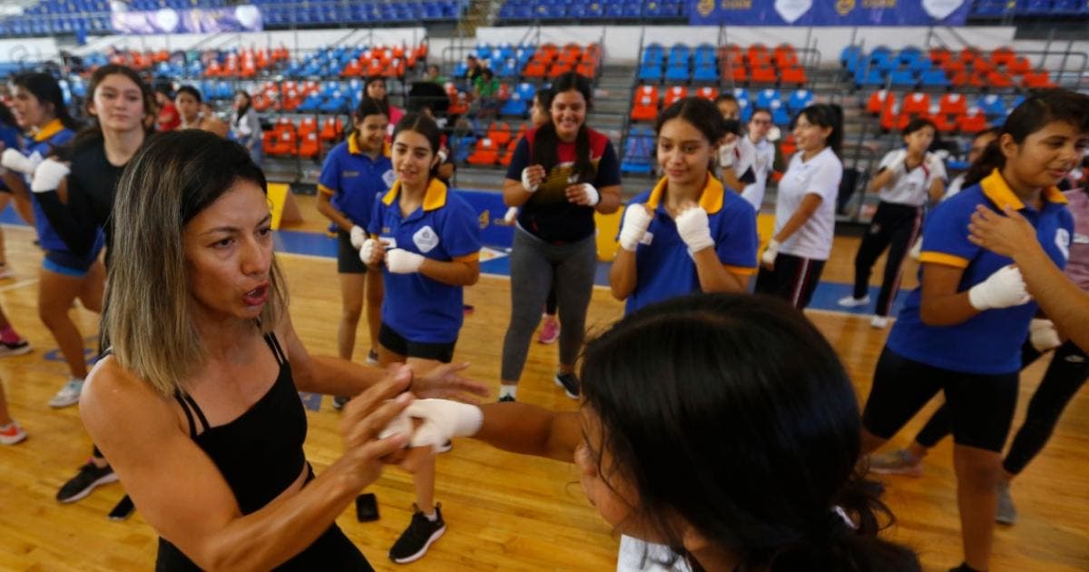 Con clase de boxeo, celebran en Guadalajara el Día de la Niña Diario