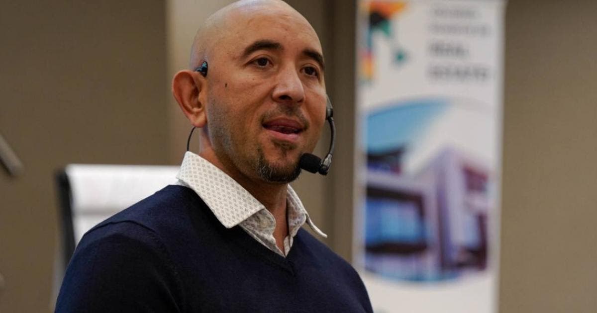 El influencer venezolano Alex Vásquez te ayuda a triunfar como