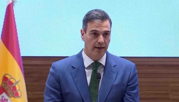 Presidente de España analiza renunciar al cargo por investigación contra su esposa