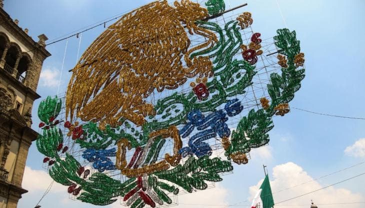 adornos patrios zocalo