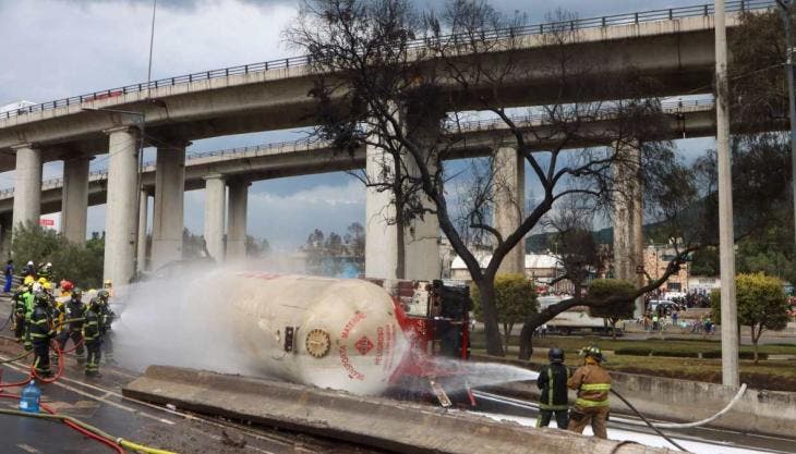 Las investigaciones apuntan a que la explosión de un camión de gas en Iztapalapa se debió a un choque por exceso de velocidad