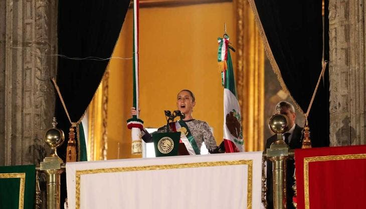Claudia Sheinbaum en el balcón presidencal