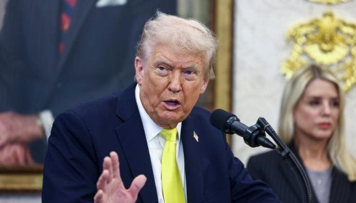 autoriza Trump CIA ataques Venezuela.jpg