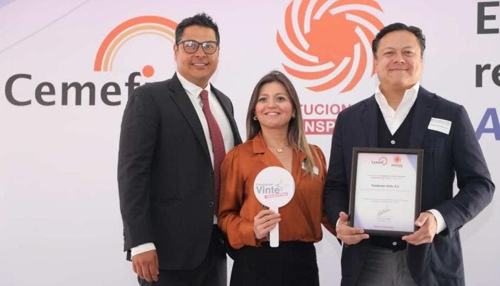 Carlos Cadena, empresario mexicano y líder de la Fundación Vinte, conferencia emprendimiento y liderazgo social.