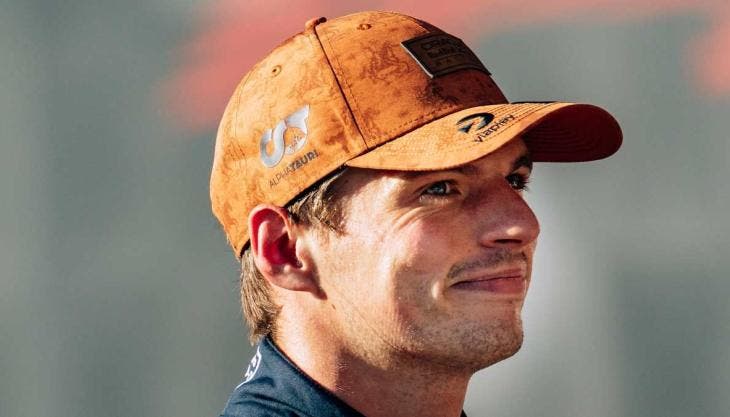 El piloto neerlandés, de 28 años, dominó la sprint shootout al marcar un tiempo de 1:32.143 minutos en la tercera ronda (SQ3) con neumáticos blandos