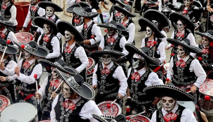 El evento principal será el Gran Desfile de Día de Muertos, con un aforo estimado de 40,000 personas, que iniciará a las 14:00 horas en la Puerta de los Leones del Bosque de Chapultepec