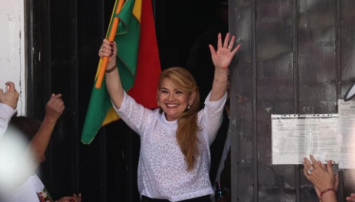 sale carcel Jeanine Anez Bolivia.jpg