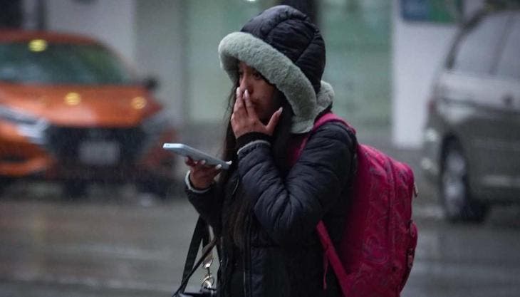 De acuerdo con el aviso oficial, la alerta estará vigente de las 04:00 a las 08:00 horas, periodo en el que se prevén condiciones de frío significativo