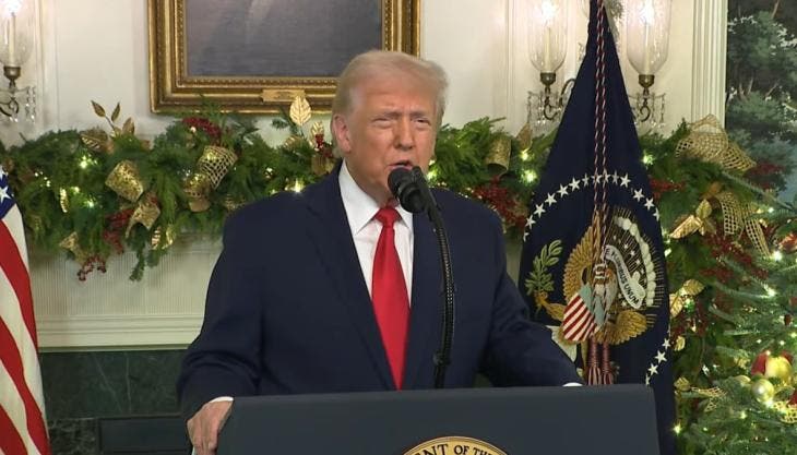 ataca Trump migrantes politica Biden.jpg