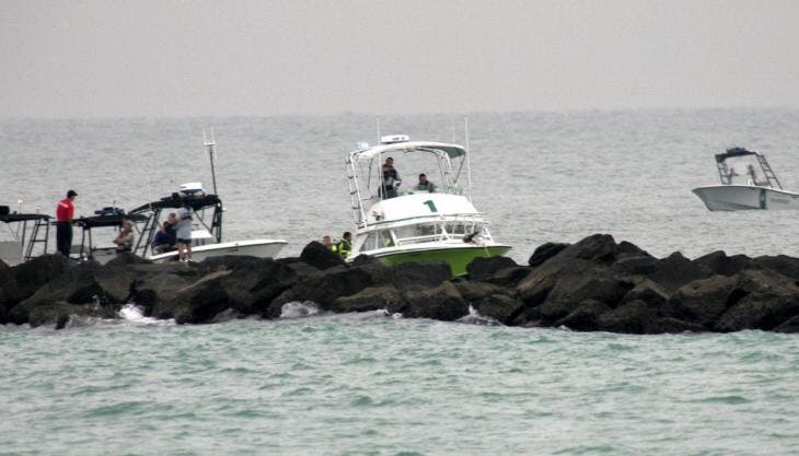 La dependencia detalló que en la aeronave viajaban ocho personas, de las cuales seis perdieron la vida y dos sobrevivieron, quienes se reportan estables y bajo atención médica.