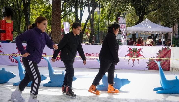 instalan pistas hielo gratuitas CDMX.jpg