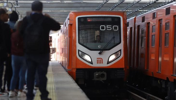 Las autoridades capitalinas llamaron a la ciudadanía a planear sus traslados con anticipación, ya que los ajustes también aplicarán durante las noches del 24 y 31 de diciembre.