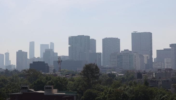De acuerdo con el Sistema de Monitoreo Atmosférico de la Ciudad de México, las condiciones meteorológicas seguirán siendo adversas, lo que favorece la acumulación de precursores de ozono.