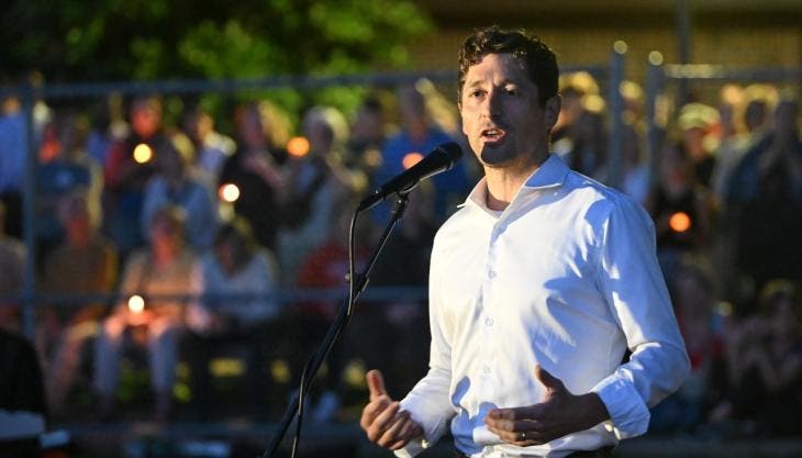 van retirarse agentes ICE alcalde Mineapolis.jpg