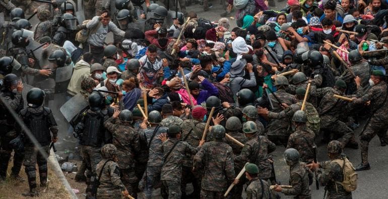 México apoya a Guatemala con autobuses para retorno de migrantes hondureños