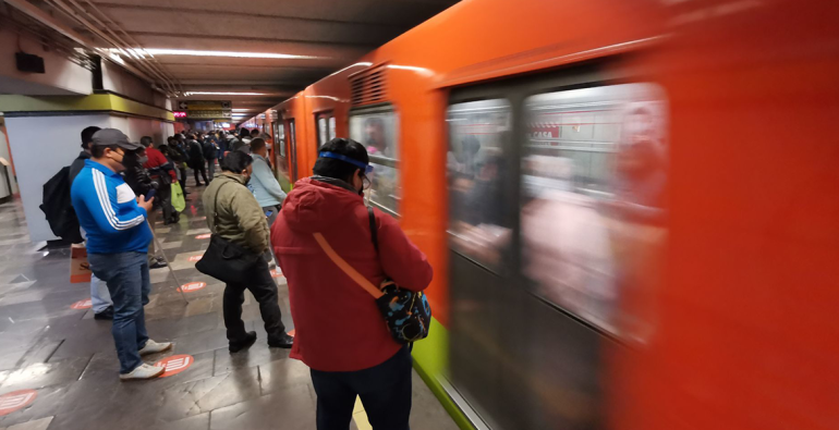 Metro cerrará tres estaciones de la L9 por obras de mantenimiento 