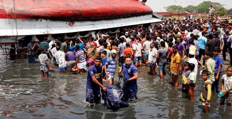 27 muertos al hundirse un barco en un río de Bangladesh (EFE)