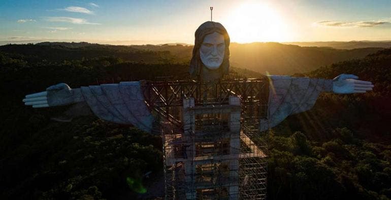 El Cristo Protector en Encantado, Brasil (EFE)