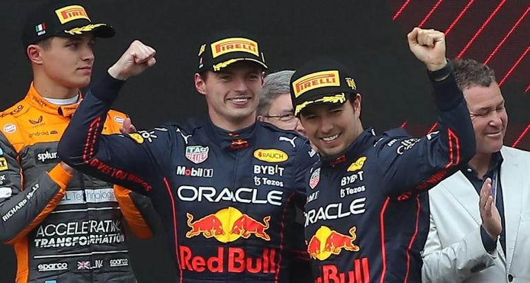 Verstappen y Checo organizan un festival de Red Bull en casa de Ferrari