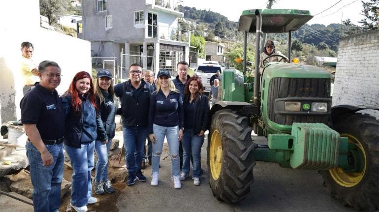 Romina Contreras entrega repavimentaciones en Huixquilucan