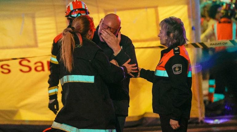 10 muertos por incendio en Valencia