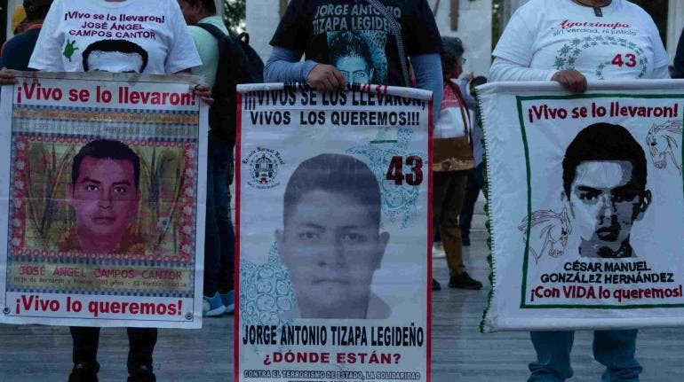 Ayotzinapa militares auto formal prision