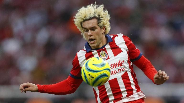 Cade Cowell, Chivas